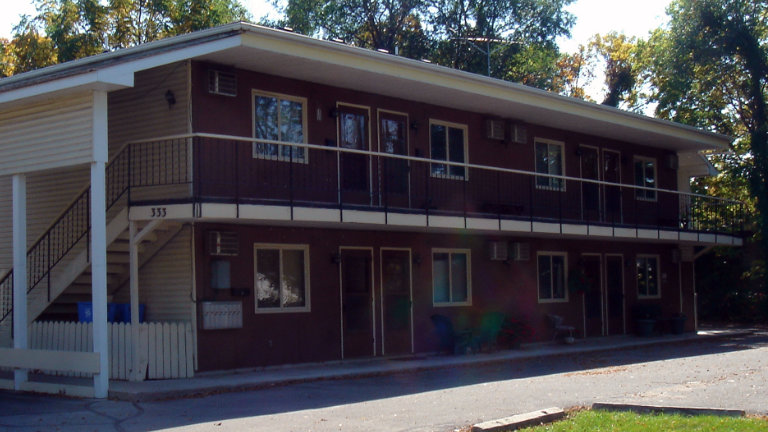 Apartments for Rent, 333 West State Street Apartments, Mason City, Iowa